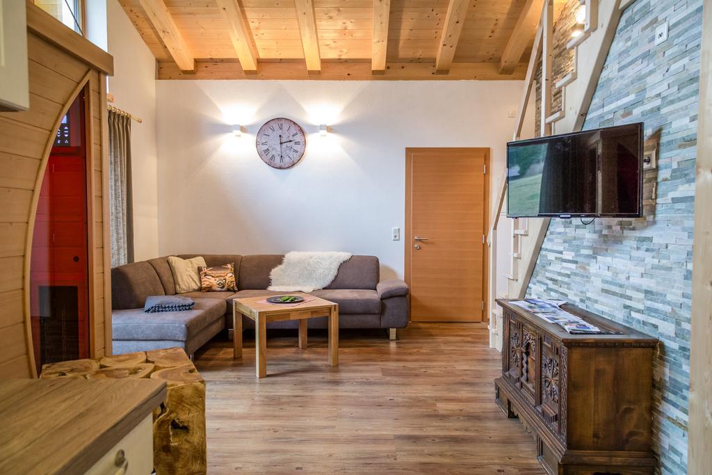 Zugspitzchalets Biberwier Rum bild